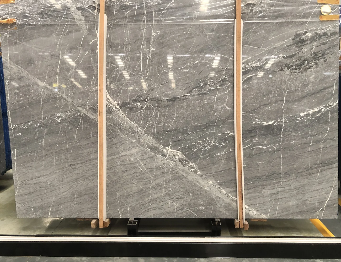 Pflasterplatten aus grauem Marmor