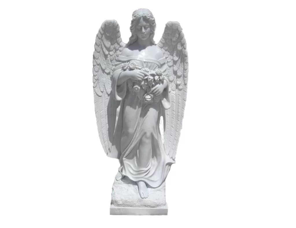 estátua de anjo em mármore