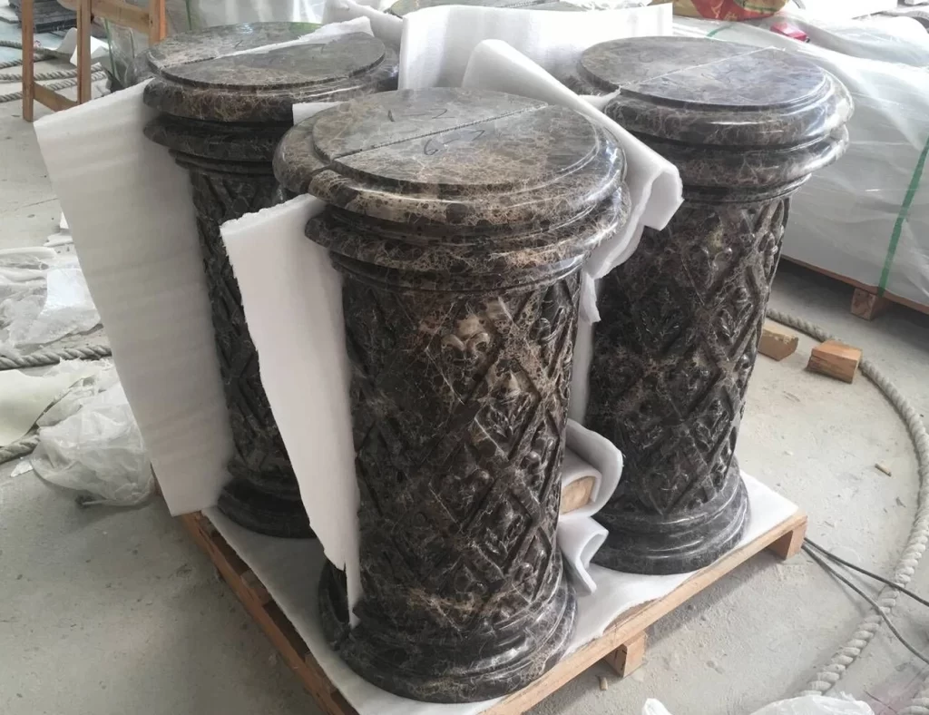 interieur marmeren zuilen